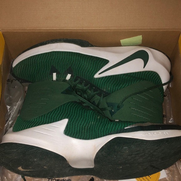Pair of green Nike zoom clear outs size 13.5 - Picture 1 of 1